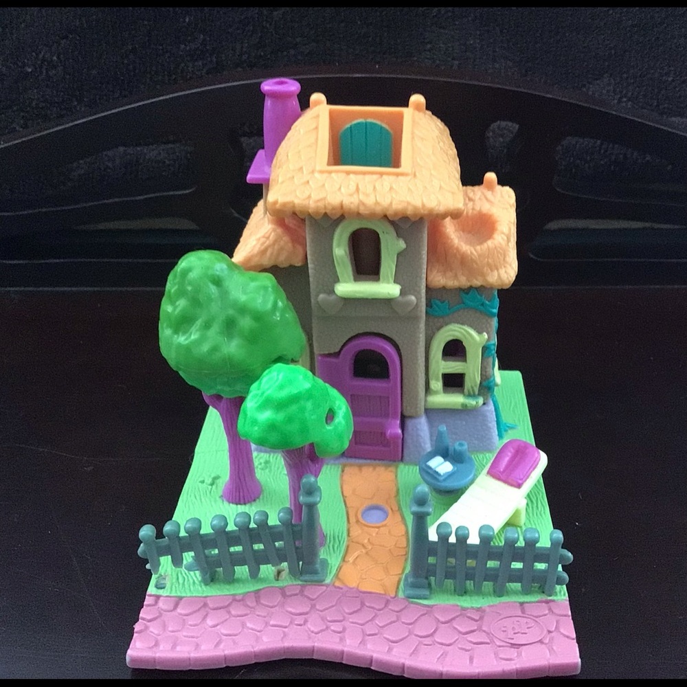 Vtg 1994 Polly Pocket Giraffe House - Animal Wonderland Collection. Bluebird.